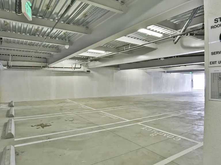1424 S Bentley Ave #101 — Photo 35