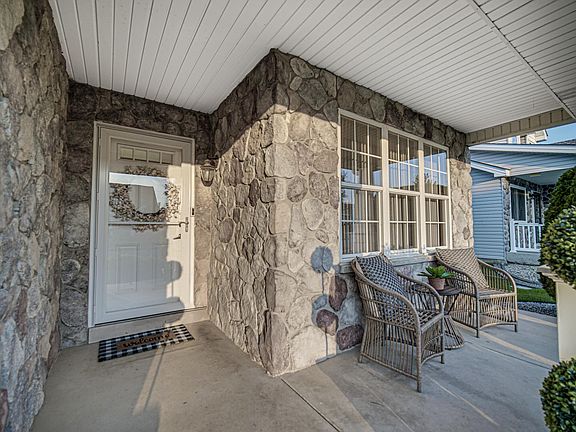2nd image of 10123 Azalea Dr
