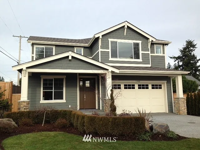 13222 136 Place photo 1