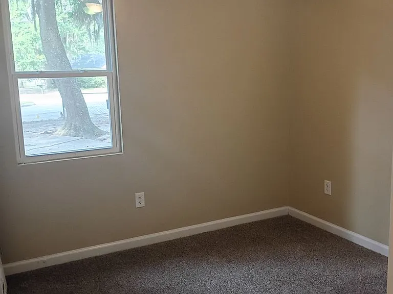 308 Stacie Ct — Photo 11