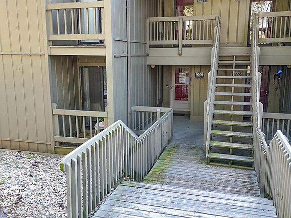 3rd image of 9006 S Pointe Ridge Ln #4