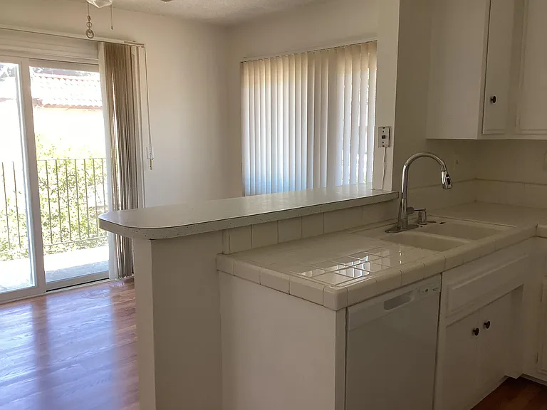 3236 Fairesta St #4 — Photo 9