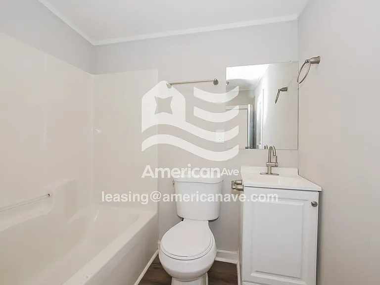 1806534_014_wm_-_bathroom_13147981.jpg