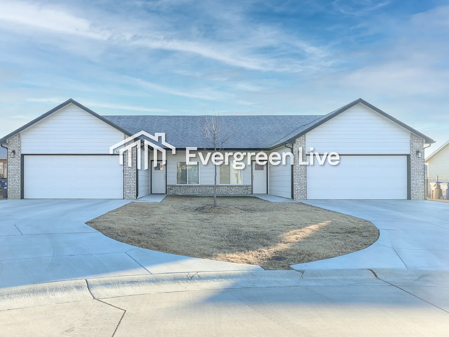 3 bed, 2.0 bath, 1207 sqft, $1,445 — Photo 2
