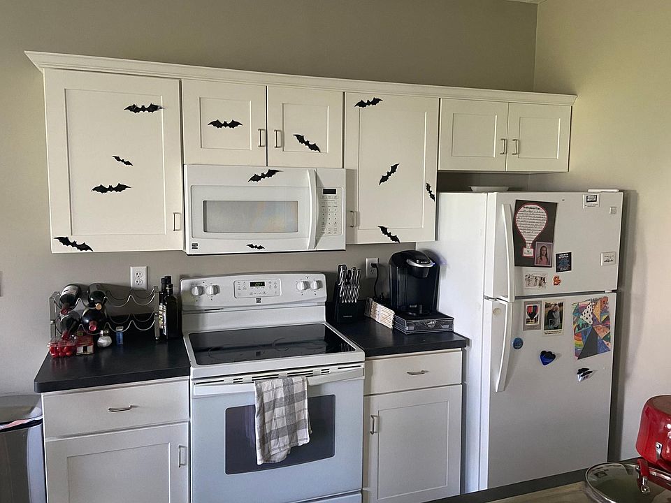 2nd image of 28 Green Spring Ln