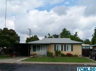 469 N Cypress St, Woodlake, CA 93286