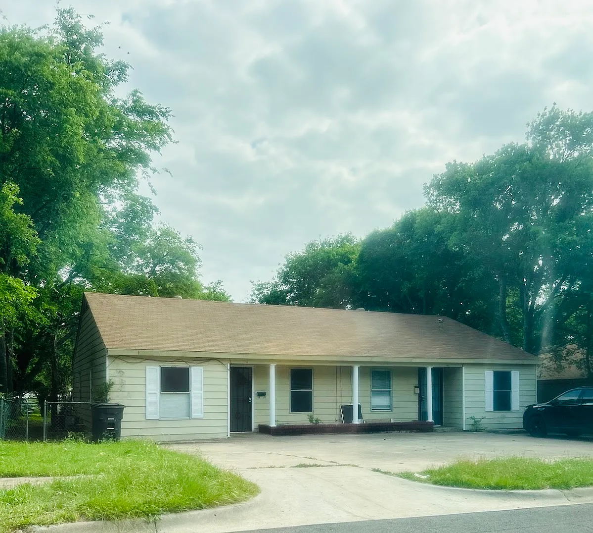 3 bed, $1,095 — Photo 1
