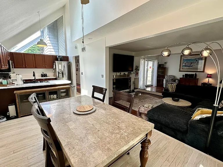 3722 Cavalier Dr — Photo 6