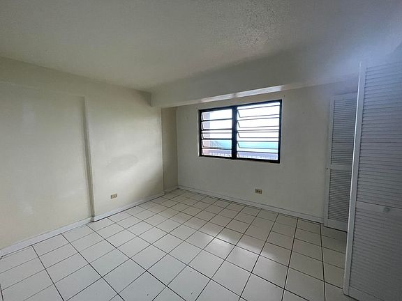 4th image of 108A-39 Contant Est S