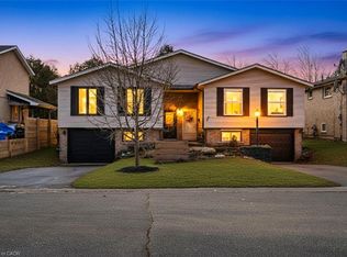 5 Equestrian Ct, Brantford, ON N3P1H1