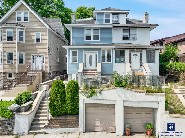 490 Van Duzer Street image 1 of 22