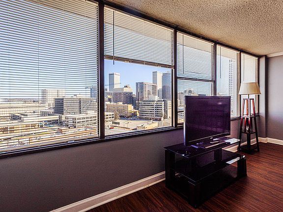 3rd image of 450 W 7th St APT 1601