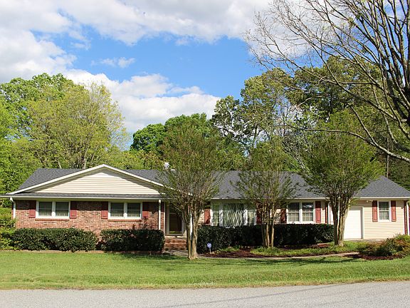 2nd image of 116 Danbury Dr