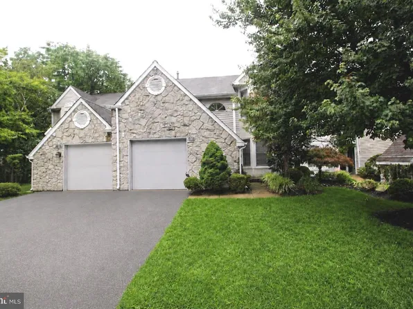56 Kanon Ct, Newtown, PA 18940
