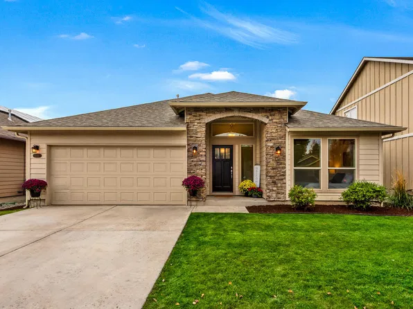 3011 NE Red Oak Dr, Bend, OR 97701