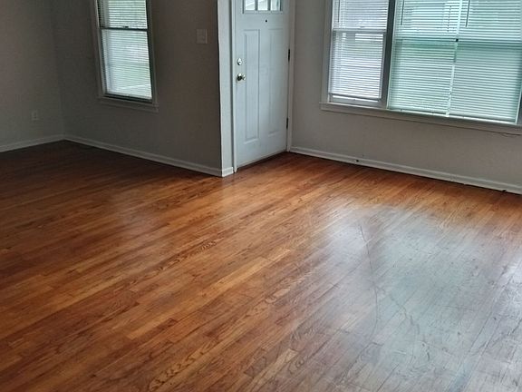 3rd image of 327 S Wanda Dr