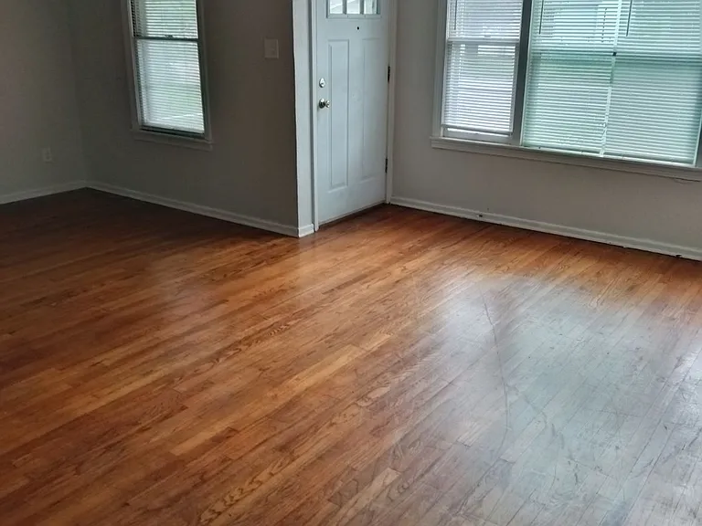 327 S Wanda Dr — Photo 3