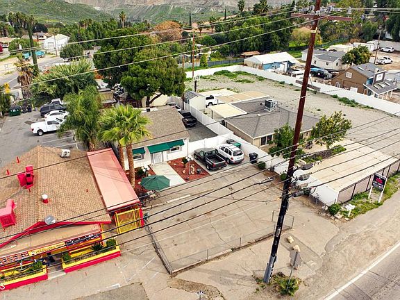 3rd image of 19586 Temescal Canyon Rd