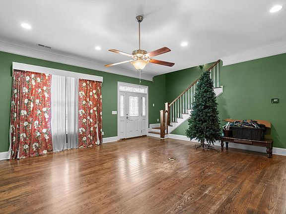 4th image of 2950 Monaca Dr.