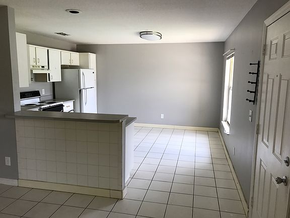 5th image of 1711 Palmetto Ct