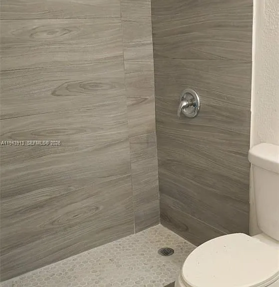 2551 SE 16th Ter #202 — Photo 2