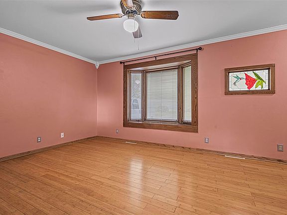 4th image of 3351 Tannenbaum Ln