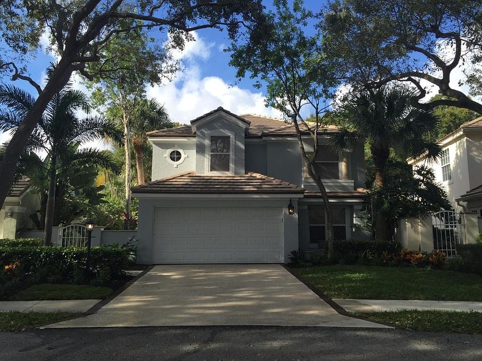 1st image of 29 Grand Bay Cir