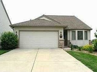 318 Cottonwood Ln, Saline, MI 48176