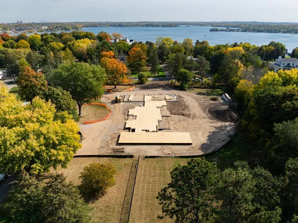 420 Highcroft Rd, Wayzata, MN 55391