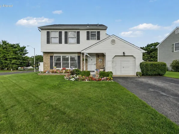 30 Albatross Drive, Howell, NJ 07731