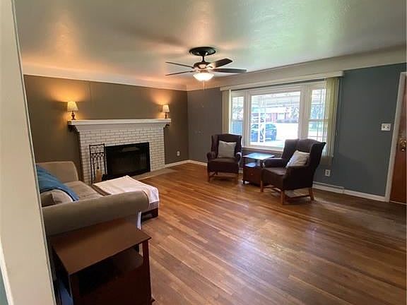 4th image of 3078 Spencer Cir W