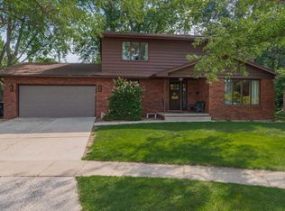 119 Ruth Rd, Bloomington, IL 61701