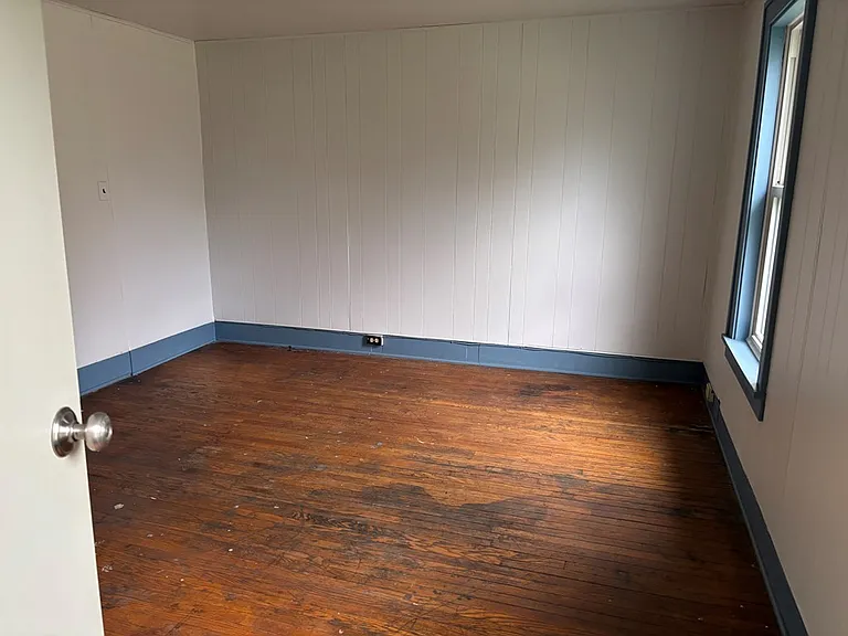 527R South St — Photo 4