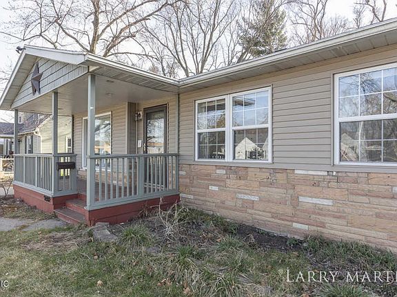 3rd image of 2862 Woodward Ave SW