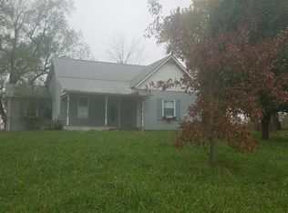 3261 610th Rd, Albany, MO 64402