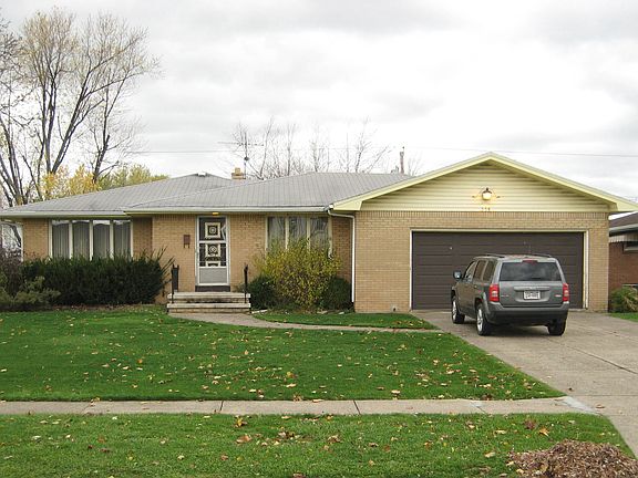 2nd image of 238 Fairways Blvd