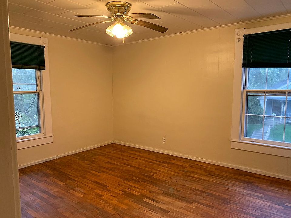 1st image of 2812 Felix St