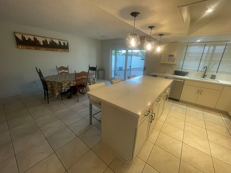Kitchen/Dining Area