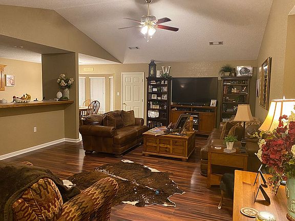 2nd image of 29 Brenda Dr