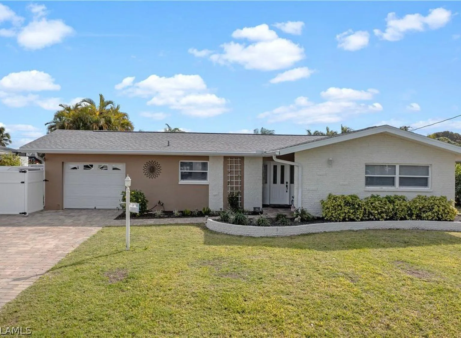 SW 2nd Pl, Cape Coral — Photo 1