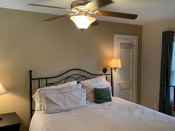2nd image of 1633 1/2 Cedar Crest Dr #4