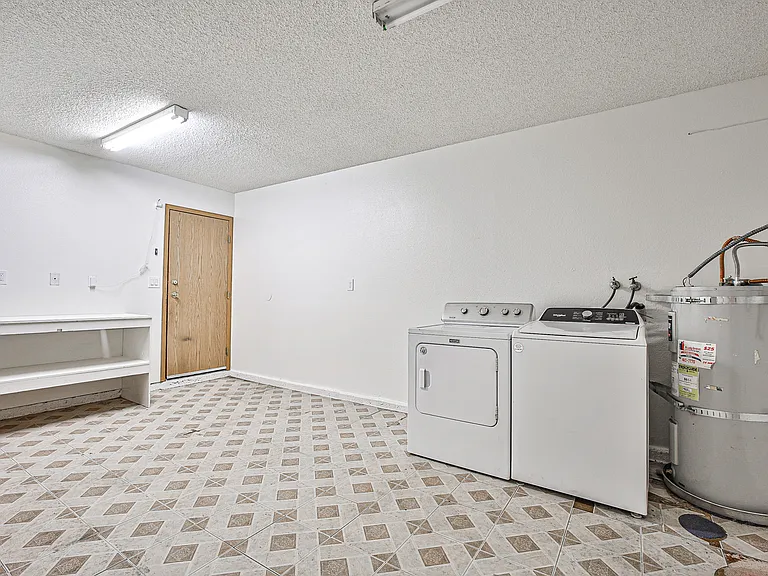 1608 Barrel Cactus Ct — Photo 12