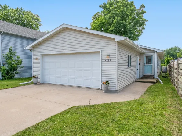 1223 Liberty St, Oshkosh, WI 54901