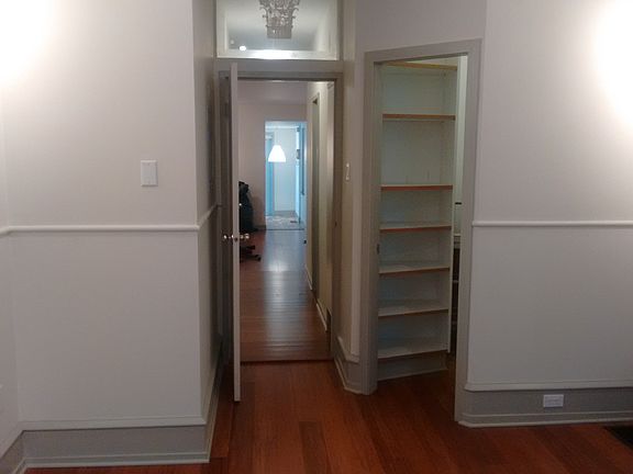 4th image of 2020 Bainbridge St Floor 1