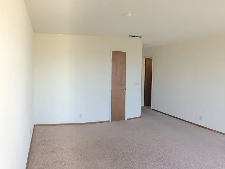 222 Laine St — Photo 25
