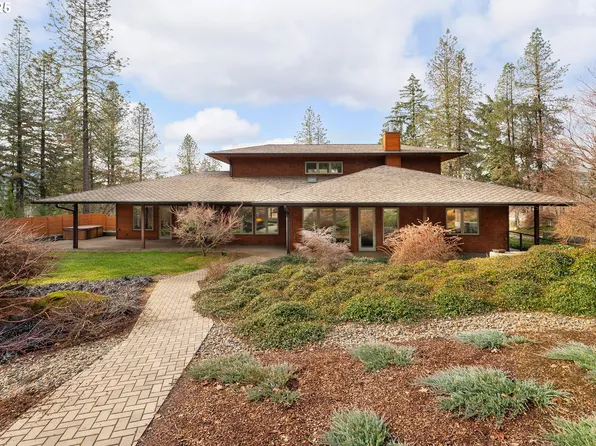 509 Jasmine Way, Roseburg, OR 97471