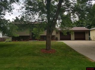 203 Holly Ln, Janesville, MN 56048