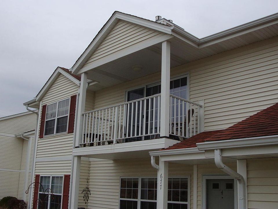 1st image of 677 Wood River Ct APT 3