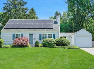 37 Hollow Oak Rd, Chappaqua, NY 10514