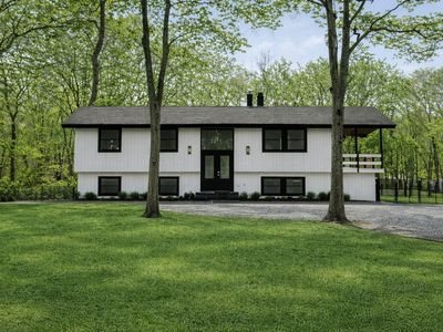 105 Old Riverhead Rd, Hampton Bays, NY, 11946